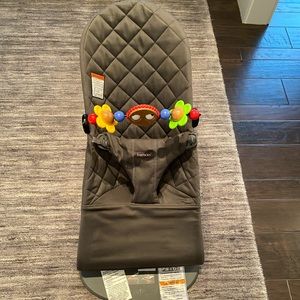 Babybjorn Bouncer Bliss with toy in Anthracite